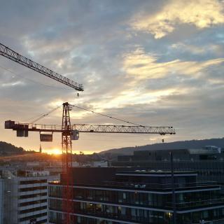 世界就是个草台班子 然后呢？