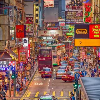 44.时隔很多年来到香港，这些是顽疾还是进步