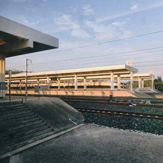 92. 中国人：只可近看，不可远观