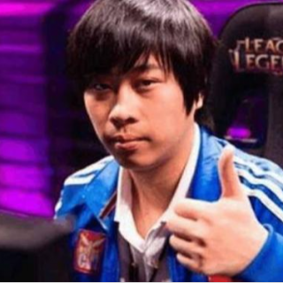 【英雄联盟LOL】从皇族到RNG，LPL的第一支战队变迁史