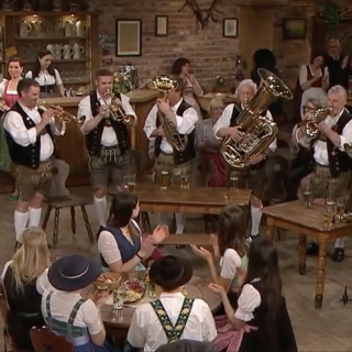 在约德尔调的故乡来一场房车旅行