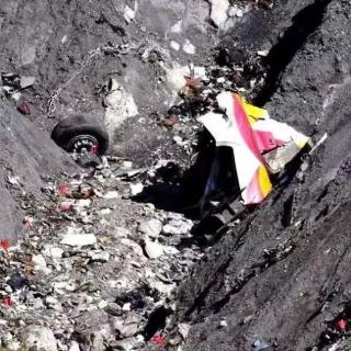 【空中浩劫】（11）“德国之翼”9525航班悲剧：机长只是去上了个厕所……