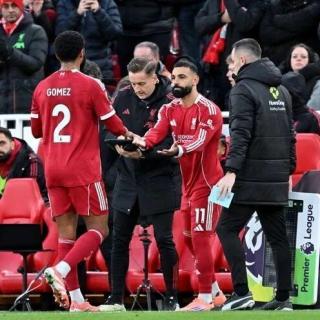 【251214体坛先锋】沙拿复出贡献助攻 枪手过关纯靠“乌龙”