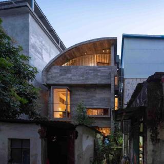 E84 如何在“握手楼”的44㎡夹缝中新造一栋房子？关于原乡、家族、空间的想象