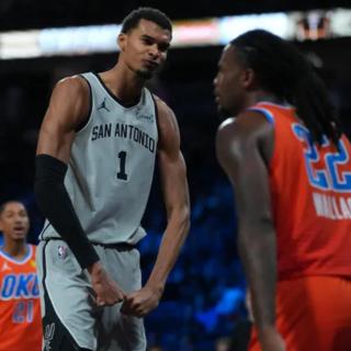 外星人文班强势回归击沉雷霆，尼克斯兵不血刃挺进决赛！【观篮高手】