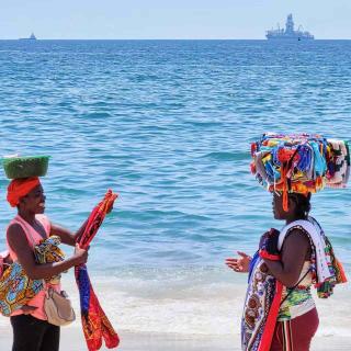 E86 中国人的搞钱“圣地”+贫富悬殊、生活魔幻的非洲国家：安哥拉