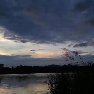 vol.117 怪谈在线 | 网友在河边的灵异经历