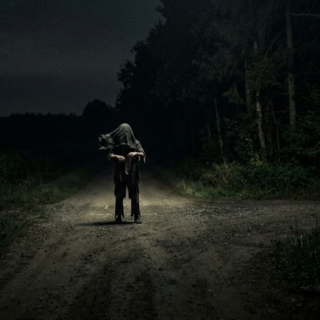 【鸡毛诡话】第49期： 田埂路口摇头的身影