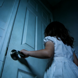 【鸡毛诡话】第52期：锁眼儿里的眼睛