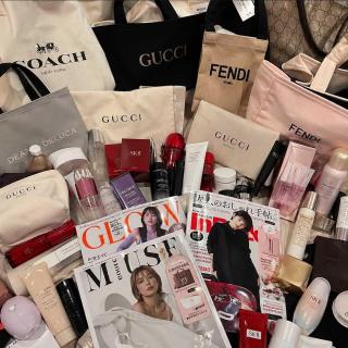 第105期：买就送Gucci、Prada？!日本杂志的超级“赠品军备竞赛”